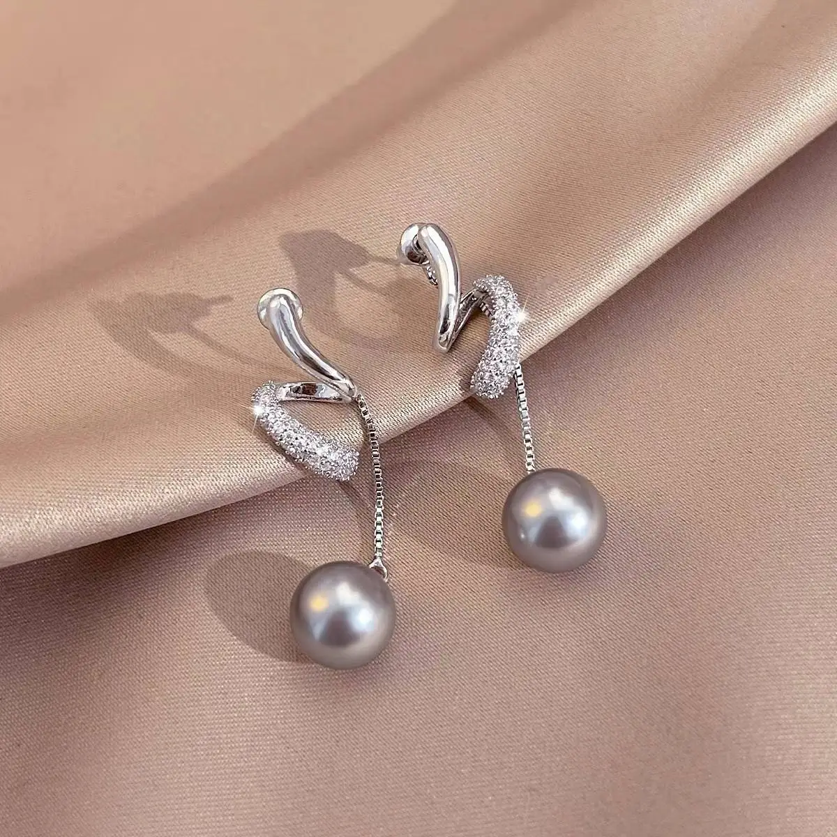 Pearl Tassel Drop Earrings (Silver)